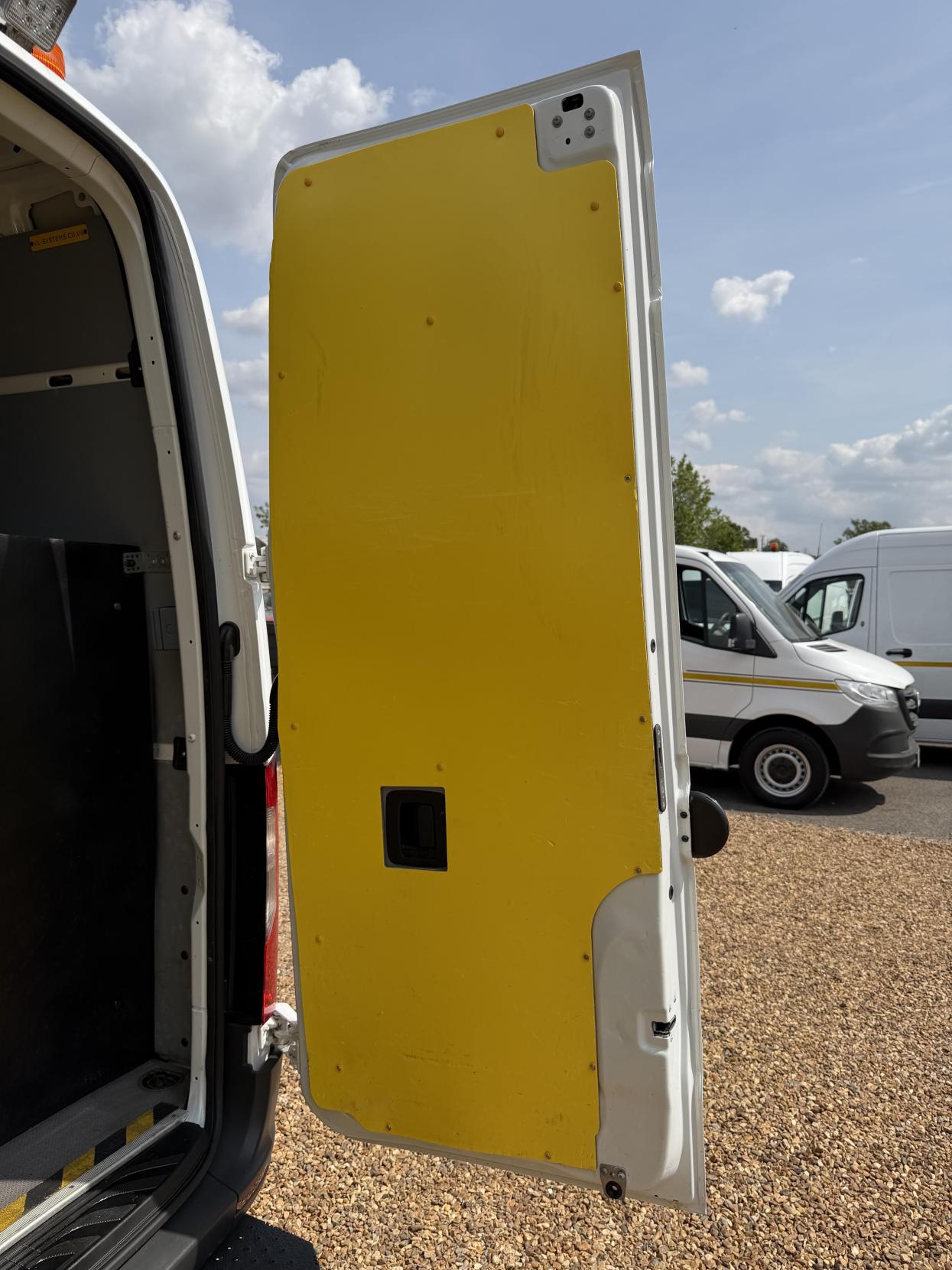 2020 Mercedes-Benz Sprinter 2.1 316 CDI Panel Van 5dr Diesel Manual RWD L2 H2 Euro 6 (163 ps) - Thumbnail 30