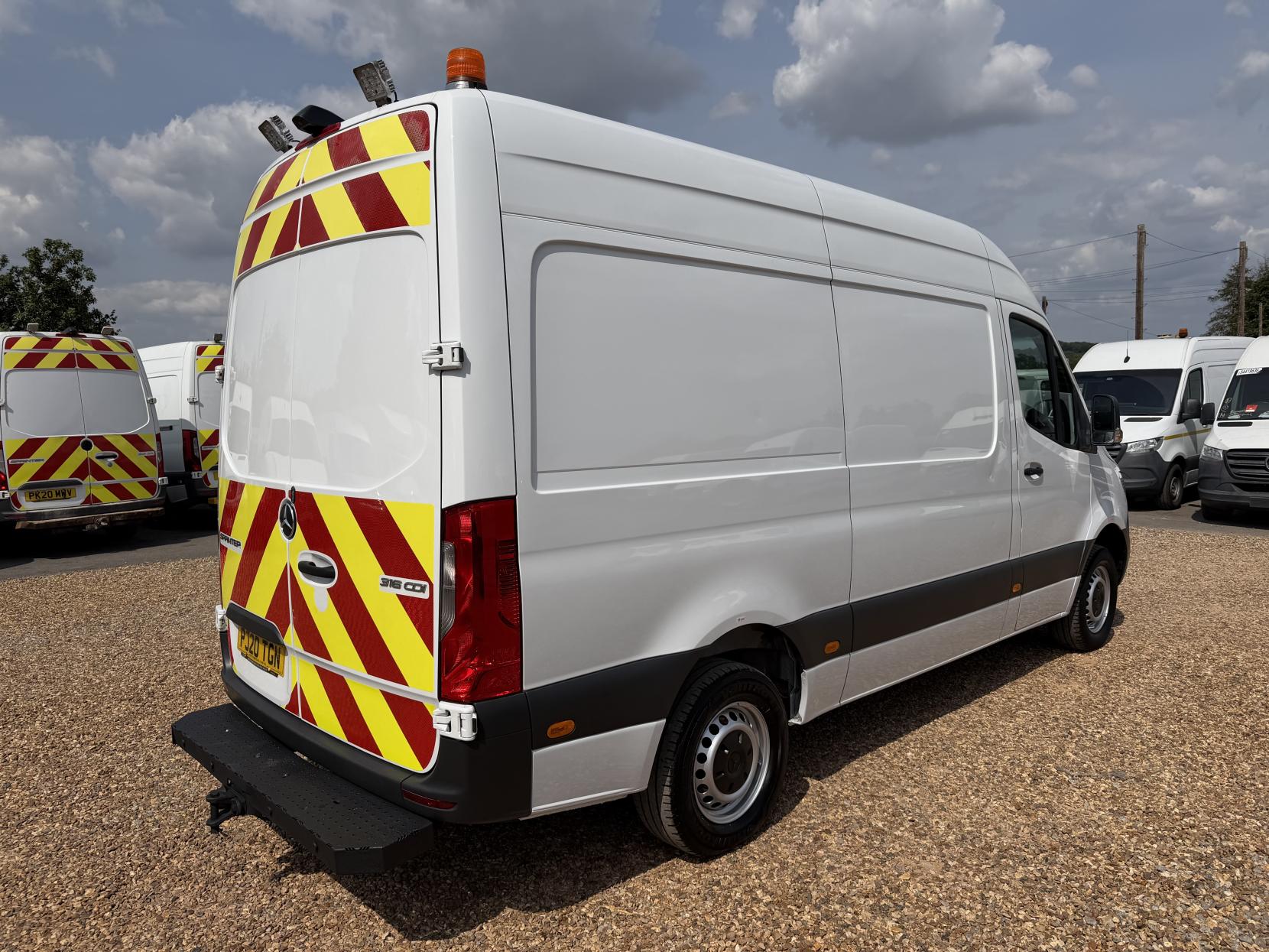2020 Mercedes-Benz Sprinter 2.1 316 CDI Panel Van 5dr Diesel Manual RWD L2 H2 Euro 6 (163 ps) - Thumbnail 11