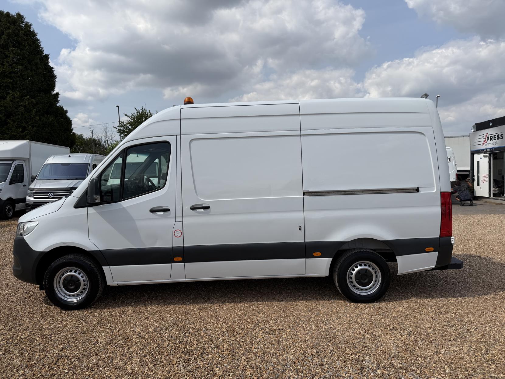 2020 Mercedes-Benz Sprinter 2.1 316 CDI Panel Van 5dr Diesel Manual RWD L2 H2 Euro 6 (163 ps) - Thumbnail 8