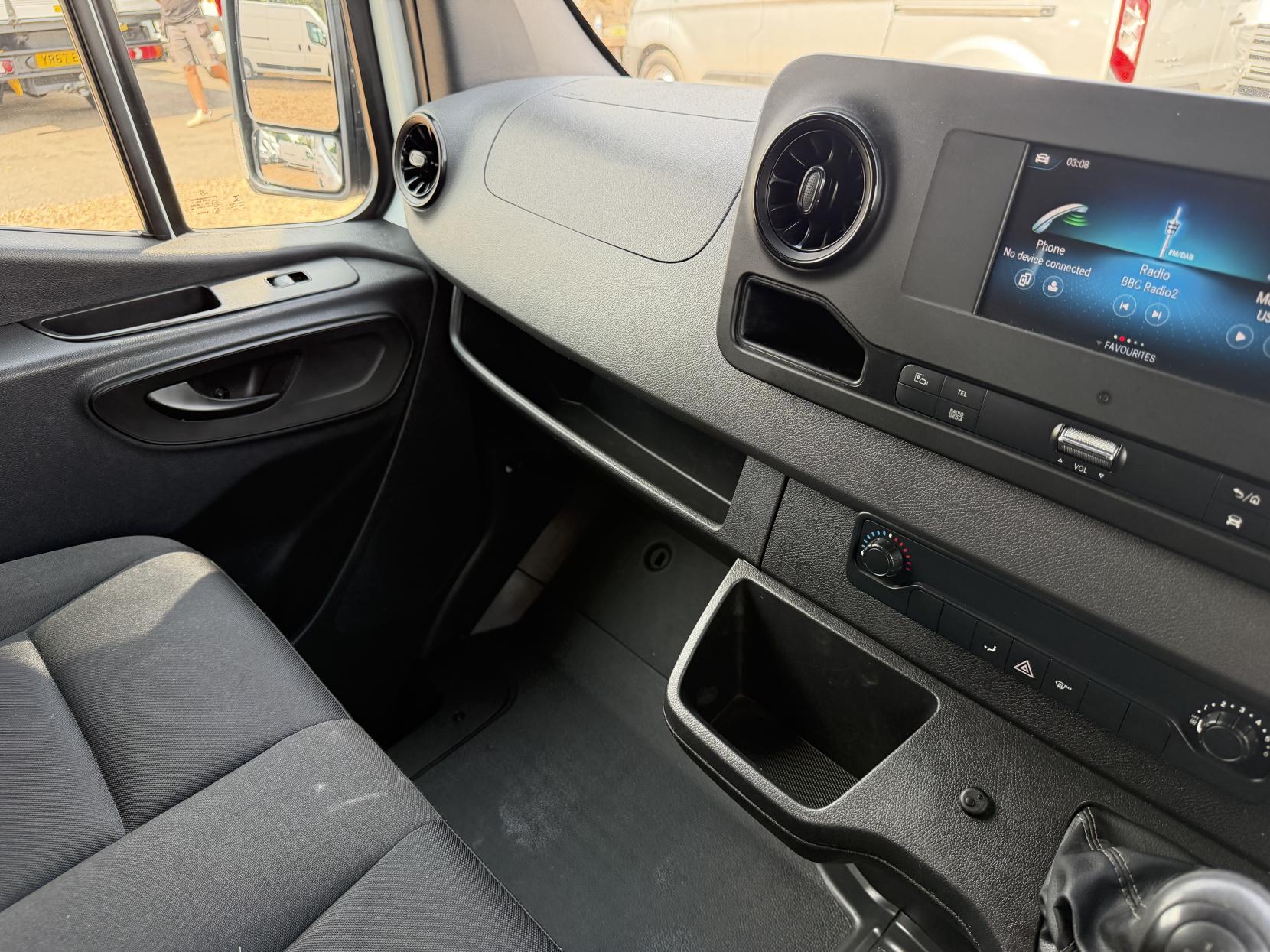 2020 Mercedes-Benz Sprinter 2.1 316 CDI Panel Van 5dr Diesel Manual RWD L2 H2 Euro 6 (163 ps) - Thumbnail 47