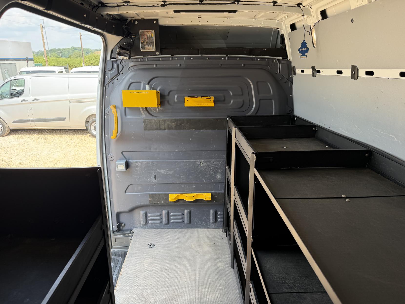 2020 Mercedes-Benz Sprinter 2.1 316 CDI Panel Van 5dr Diesel Manual RWD L2 H2 Euro 6 (163 ps) - Thumbnail 25