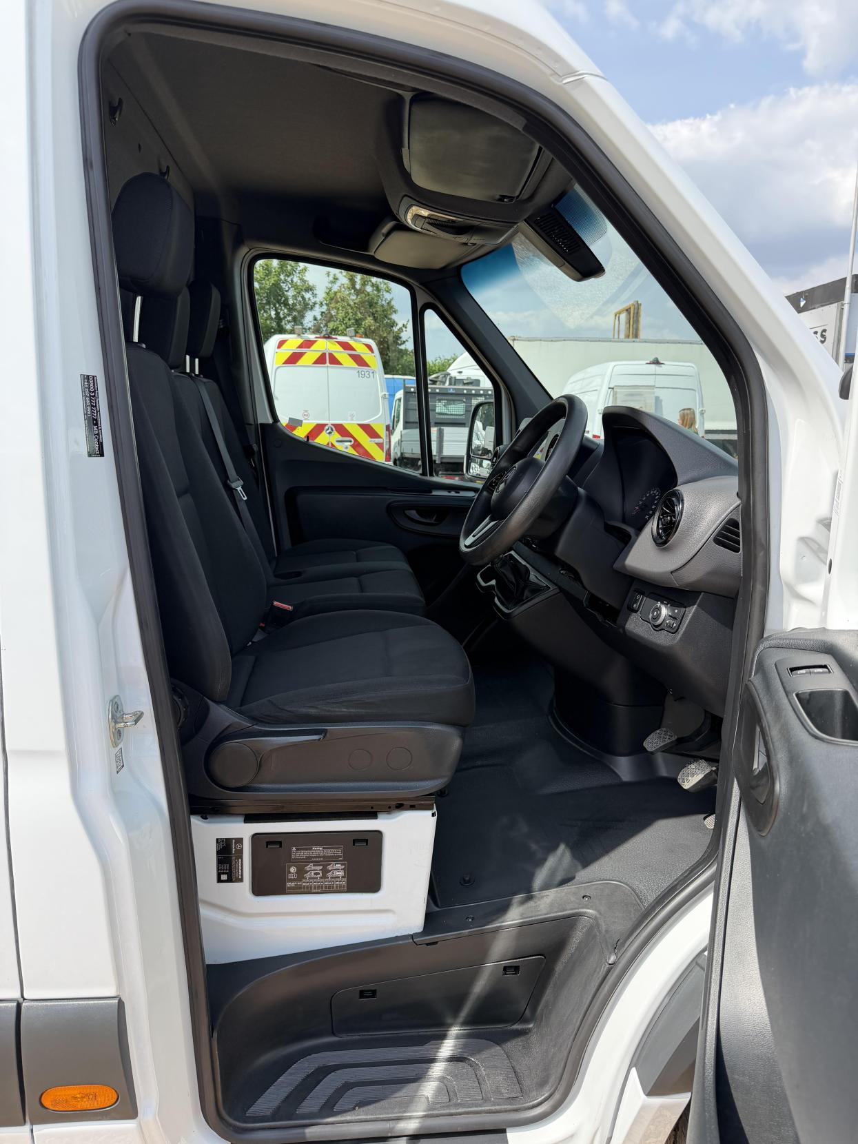 2020 Mercedes-Benz Sprinter 2.1 316 CDI Panel Van 5dr Diesel Manual RWD L2 H2 Euro 6 (163 ps) - Thumbnail 2