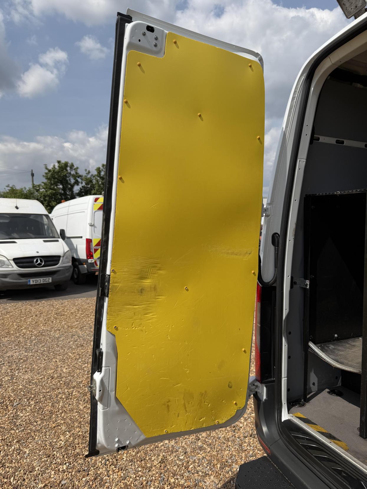 2020 Mercedes-Benz Sprinter 2.1 316 CDI Panel Van 5dr Diesel Manual RWD L2 H2 Euro 6 (163 ps) - Thumbnail 28
