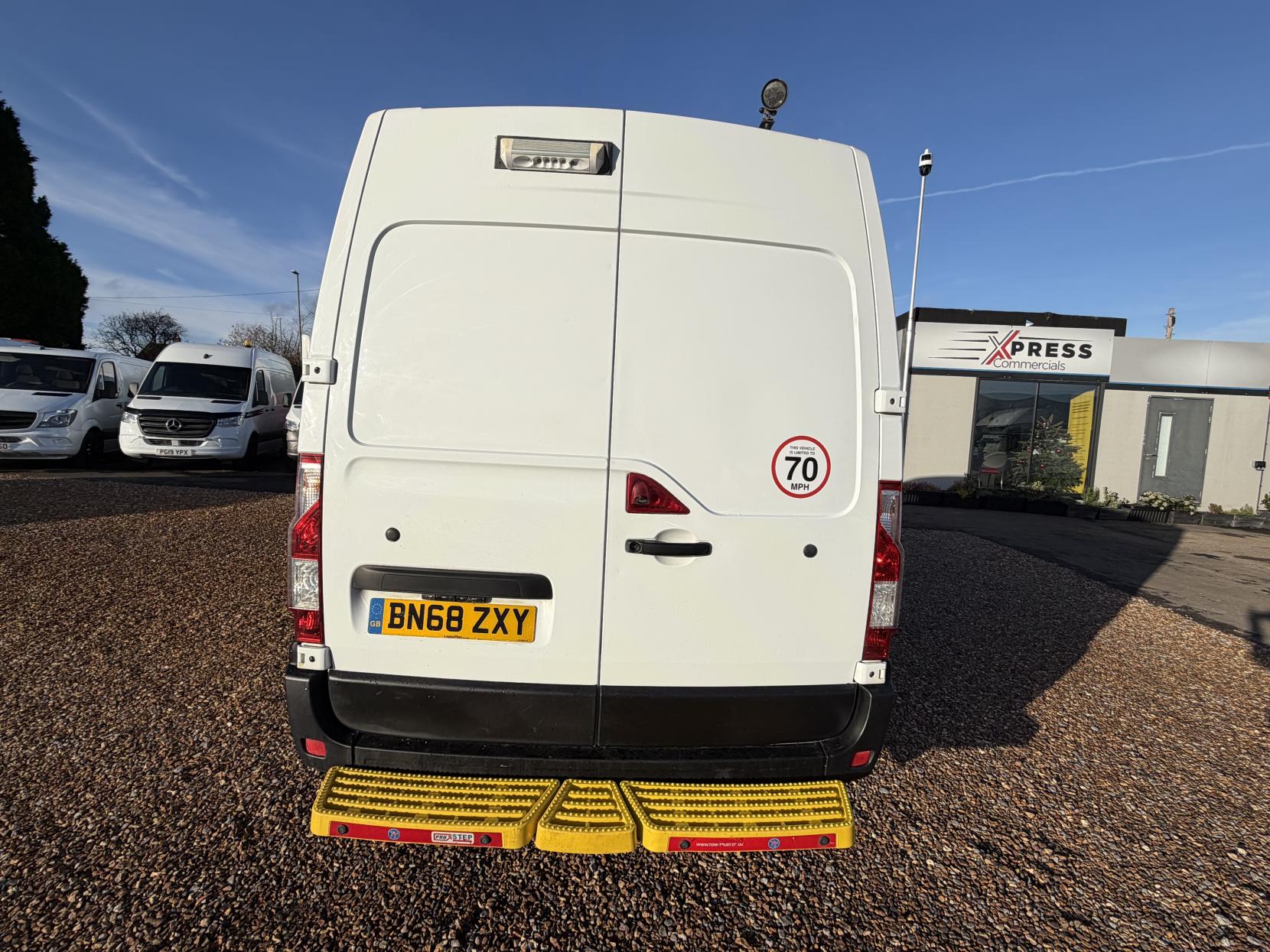 Vauxhall Movano 2.3 CDTi 3500 Panel Van 5dr Diesel Manual FWD L2 H2 Euro 6 (130 ps)