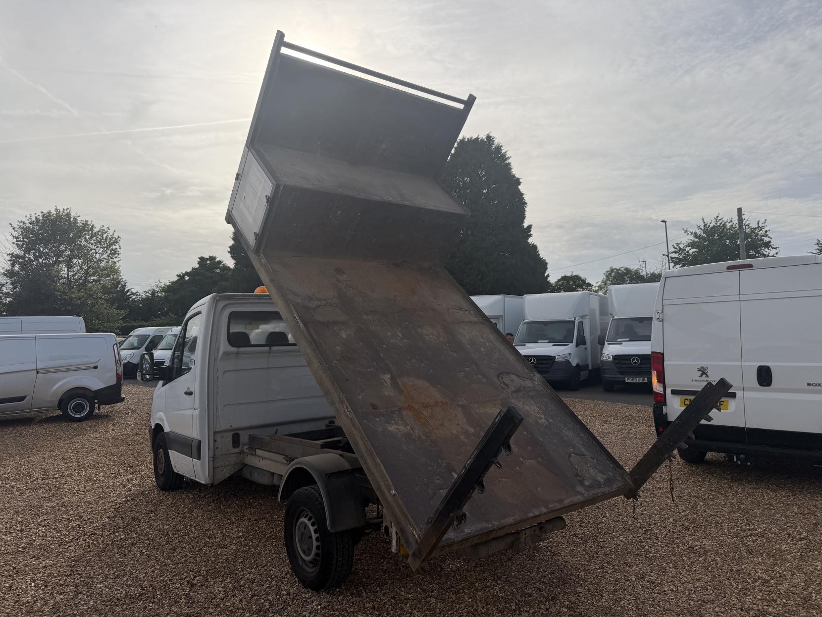 2015 Mercedes-Benz Sprinter 2.1 313 CDI Chassis Cab 2dr Diesel Manual RWD L2 (129 bhp) - Thumbnail 4