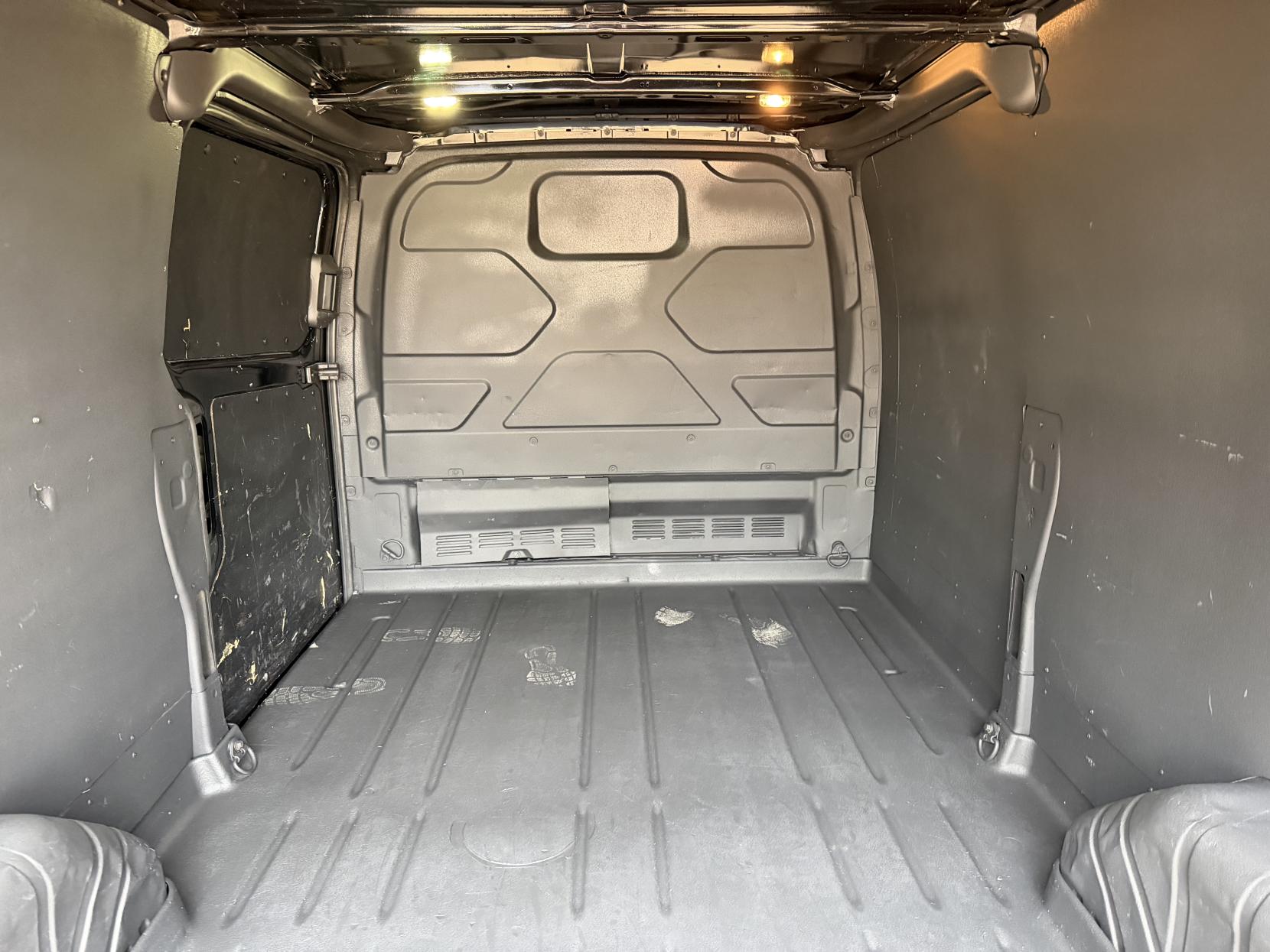 2017 Ford Transit Custom 2.0 TDCi 290 Limited Panel Van 5dr Diesel Manual L2 H2 (157 g/km, 128 bhp) - Thumbnail 44