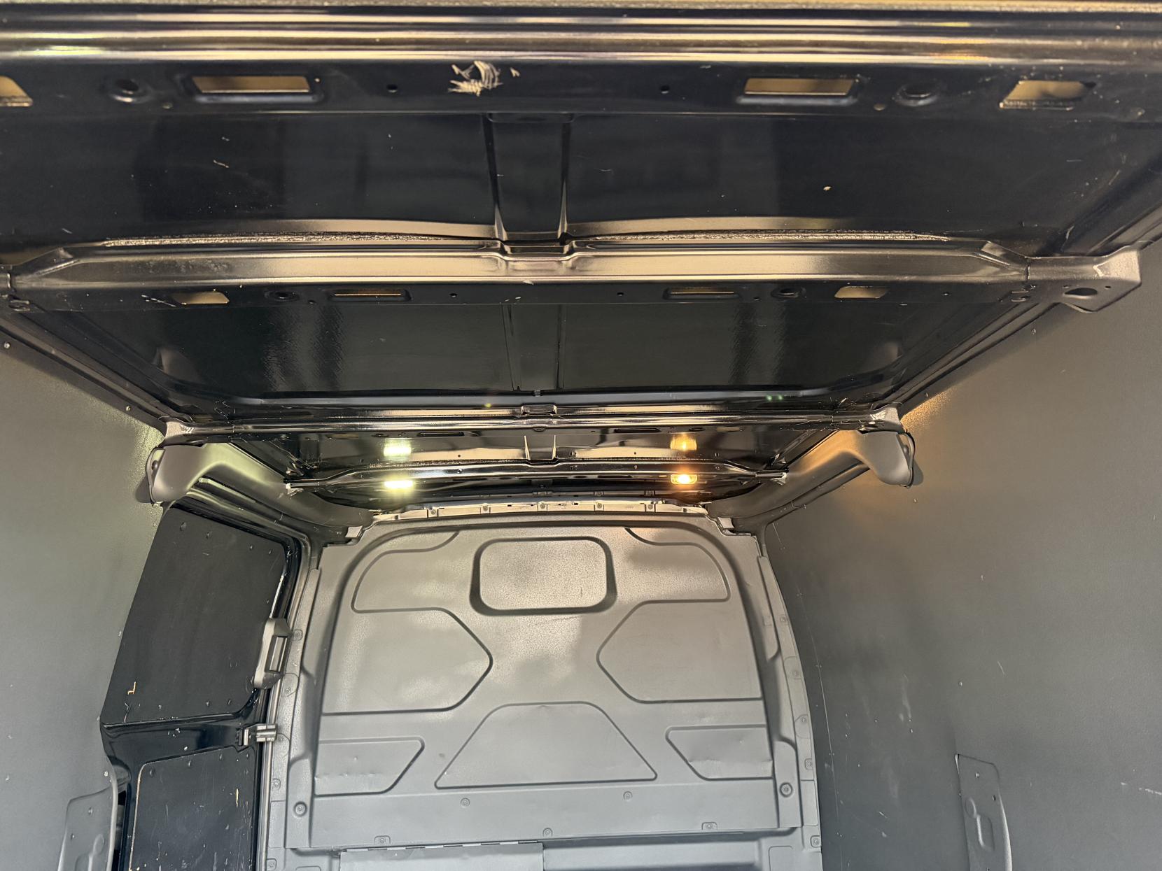 2017 Ford Transit Custom 2.0 TDCi 290 Limited Panel Van 5dr Diesel Manual L2 H2 (157 g/km, 128 bhp) - Thumbnail 45