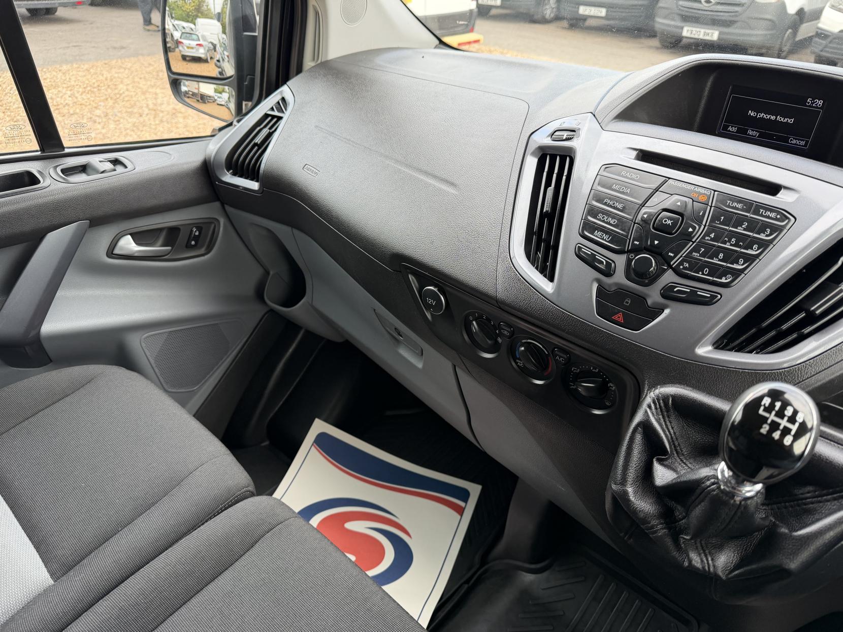 2017 Ford Transit Custom 2.0 TDCi 290 Limited Panel Van 5dr Diesel Manual L2 H2 (157 g/km, 128 bhp) - Thumbnail 34