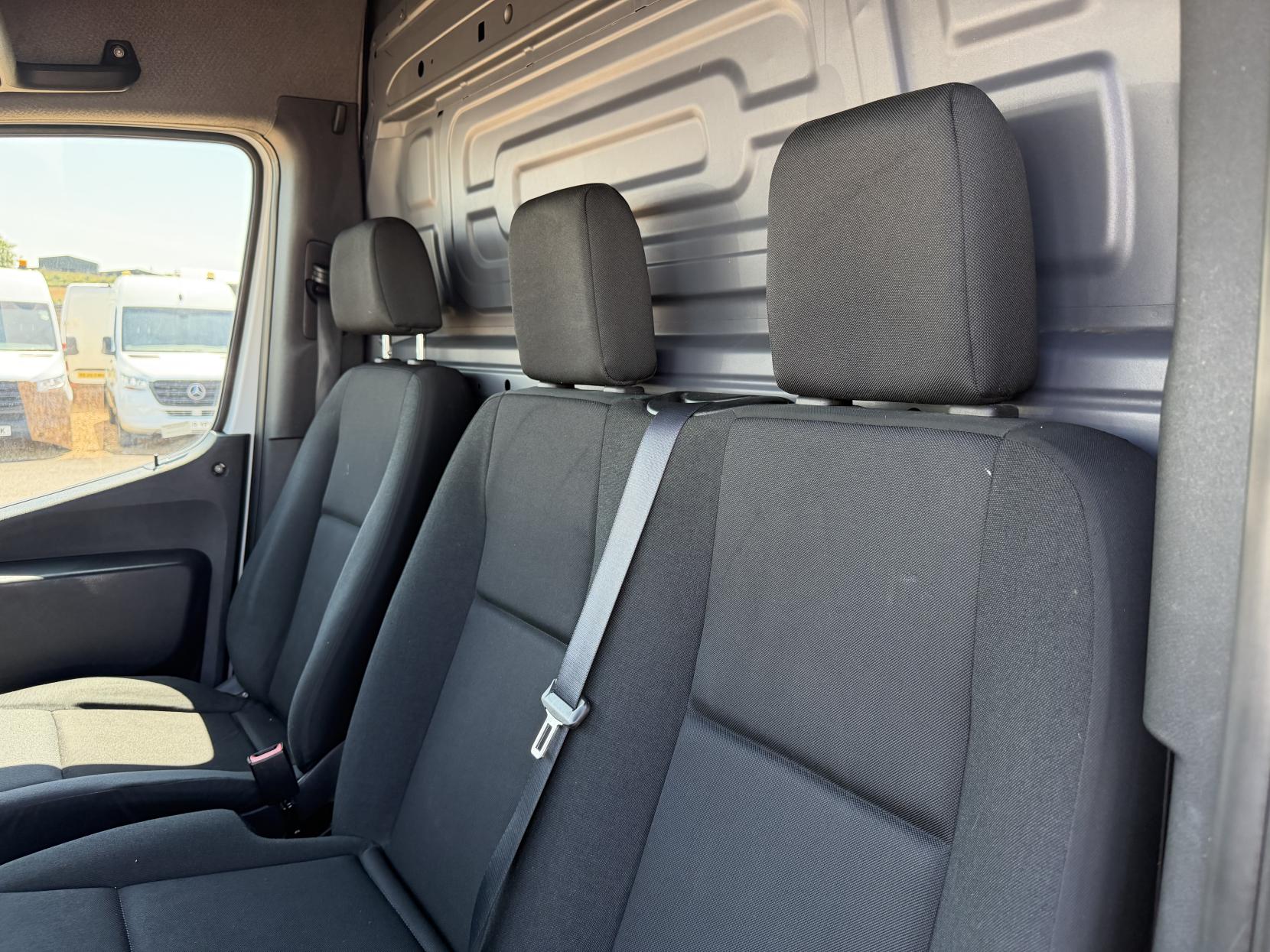 2020 Mercedes-Benz Sprinter 2.1 314 CDI Panel Van 5dr Diesel Manual RWD L3 H2 Euro 6 (143 ps) - Thumbnail 17
