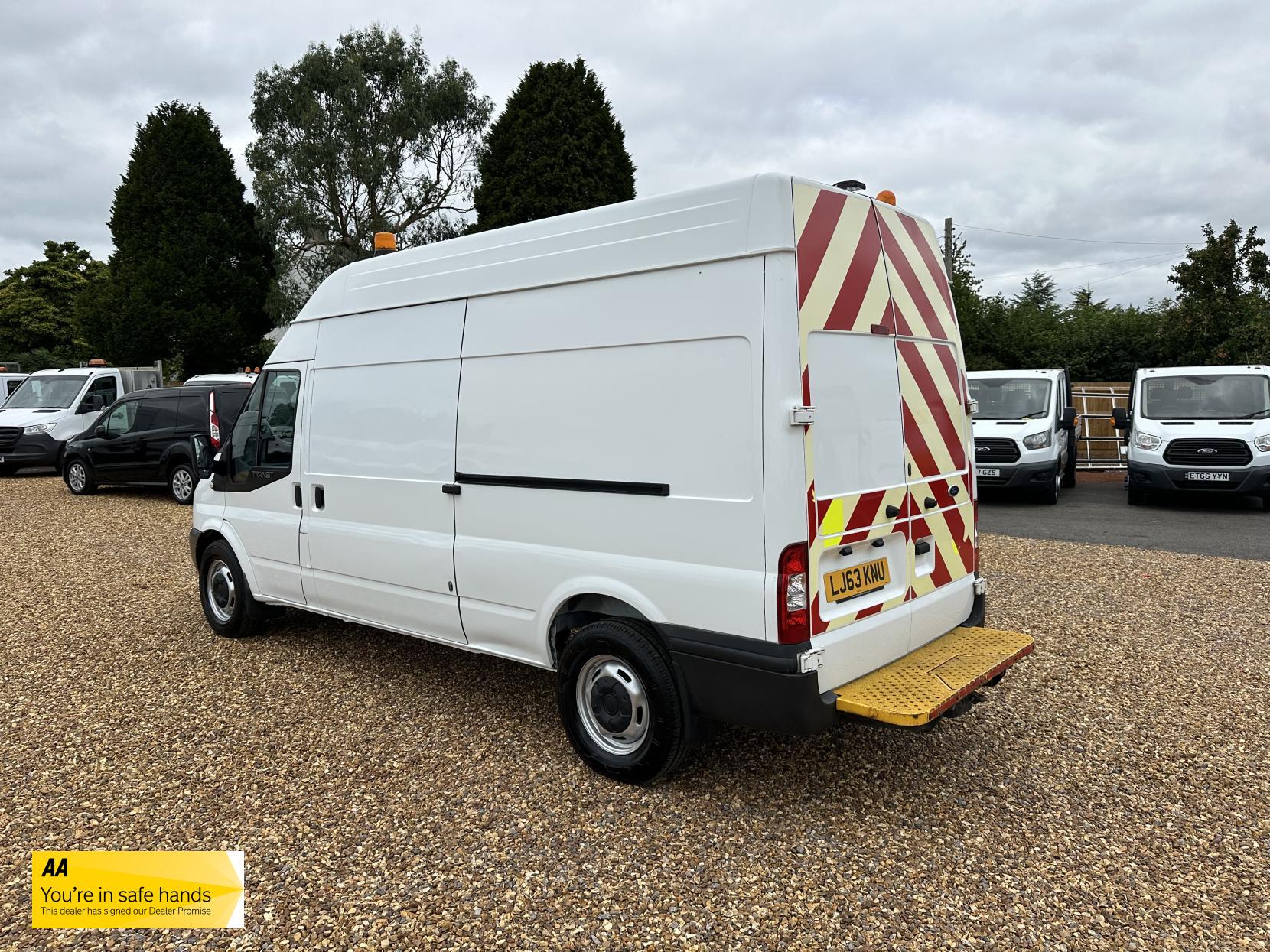 Ford Transit 2.2 TDCi 350 Panel Van 3dr Diesel Manual RWD L3 H3 (224 g/km, 98 bhp)