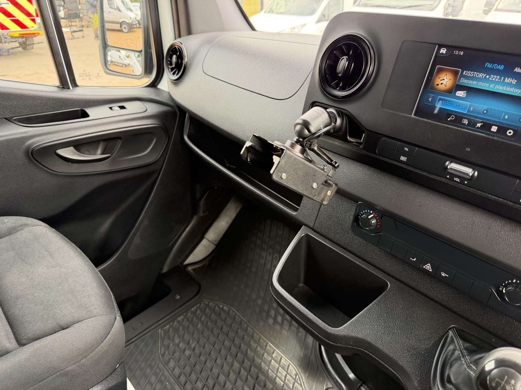 2020 Mercedes-Benz Sprinter 2.1 311 CDI Panel Van 5dr Diesel Manual RWD L3 H2 Euro 6 (114 ps) - Thumbnail 29