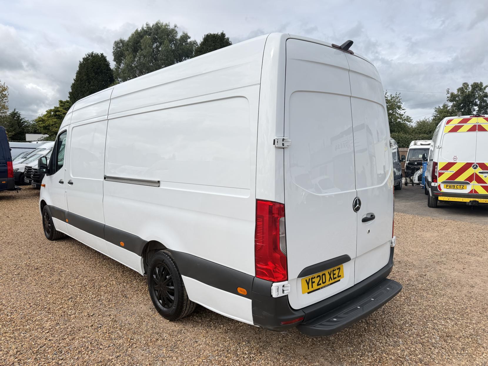 2020 Mercedes-Benz Sprinter 2.1 311 CDI Panel Van 5dr Diesel Manual RWD L3 H2 Euro 6 (114 ps) - Thumbnail 9
