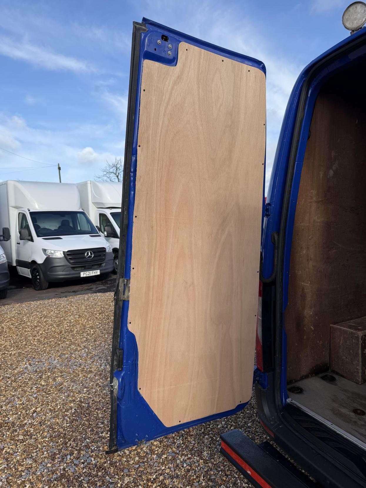 Mercedes-Benz Sprinter 2.1 314 CDI Panel Van 5dr Diesel Manual RWD L2 H2 Euro 6 (143 ps)