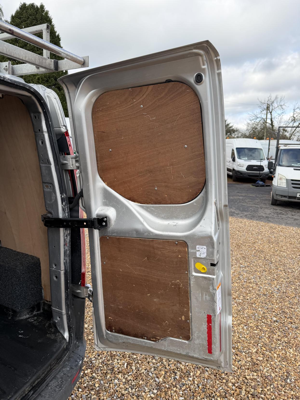 Ford Transit Custom 2.2 TDCi 290 Panel Van 5dr Diesel Manual L1 H1 (186 g/km, 98 bhp)