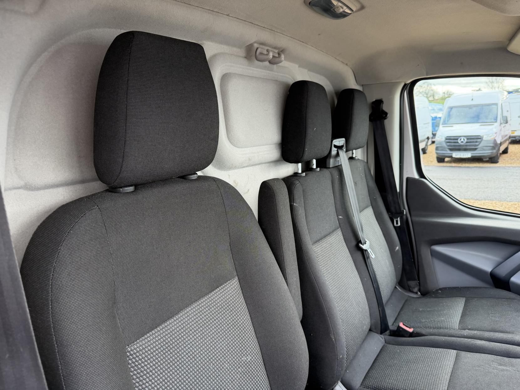 Ford Transit Custom 2.2 TDCi 290 Panel Van 5dr Diesel Manual L1 H1 (186 g/km, 98 bhp)