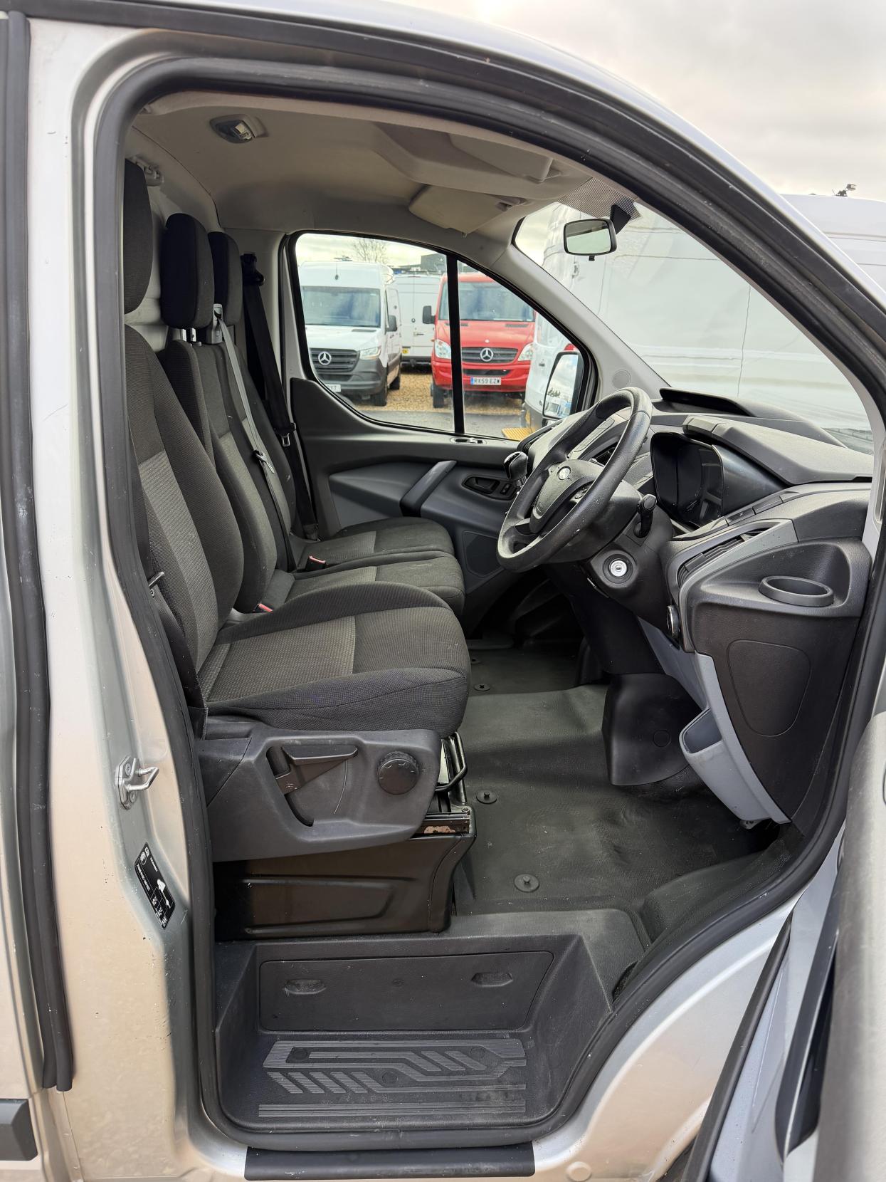 Ford Transit Custom 2.2 TDCi 290 Panel Van 5dr Diesel Manual L1 H1 (186 g/km, 98 bhp)