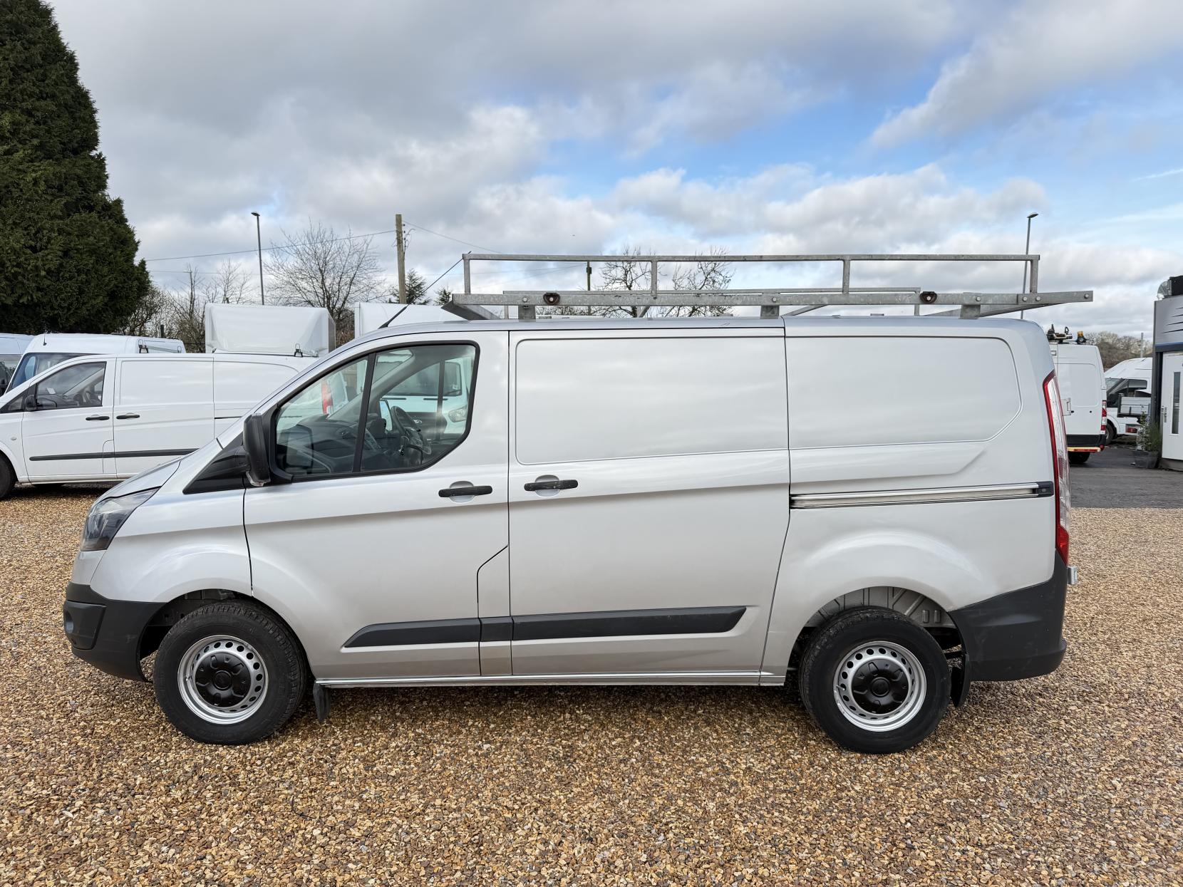 Ford Transit Custom 2.2 TDCi 290 Panel Van 5dr Diesel Manual L1 H1 (186 g/km, 98 bhp)