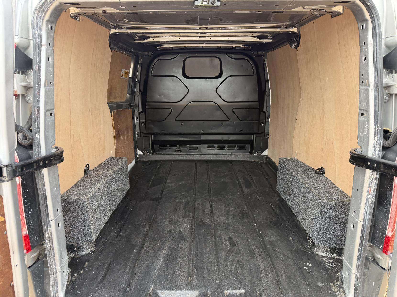 Ford Transit Custom 2.2 TDCi 290 Panel Van 5dr Diesel Manual L1 H1 (186 g/km, 98 bhp)