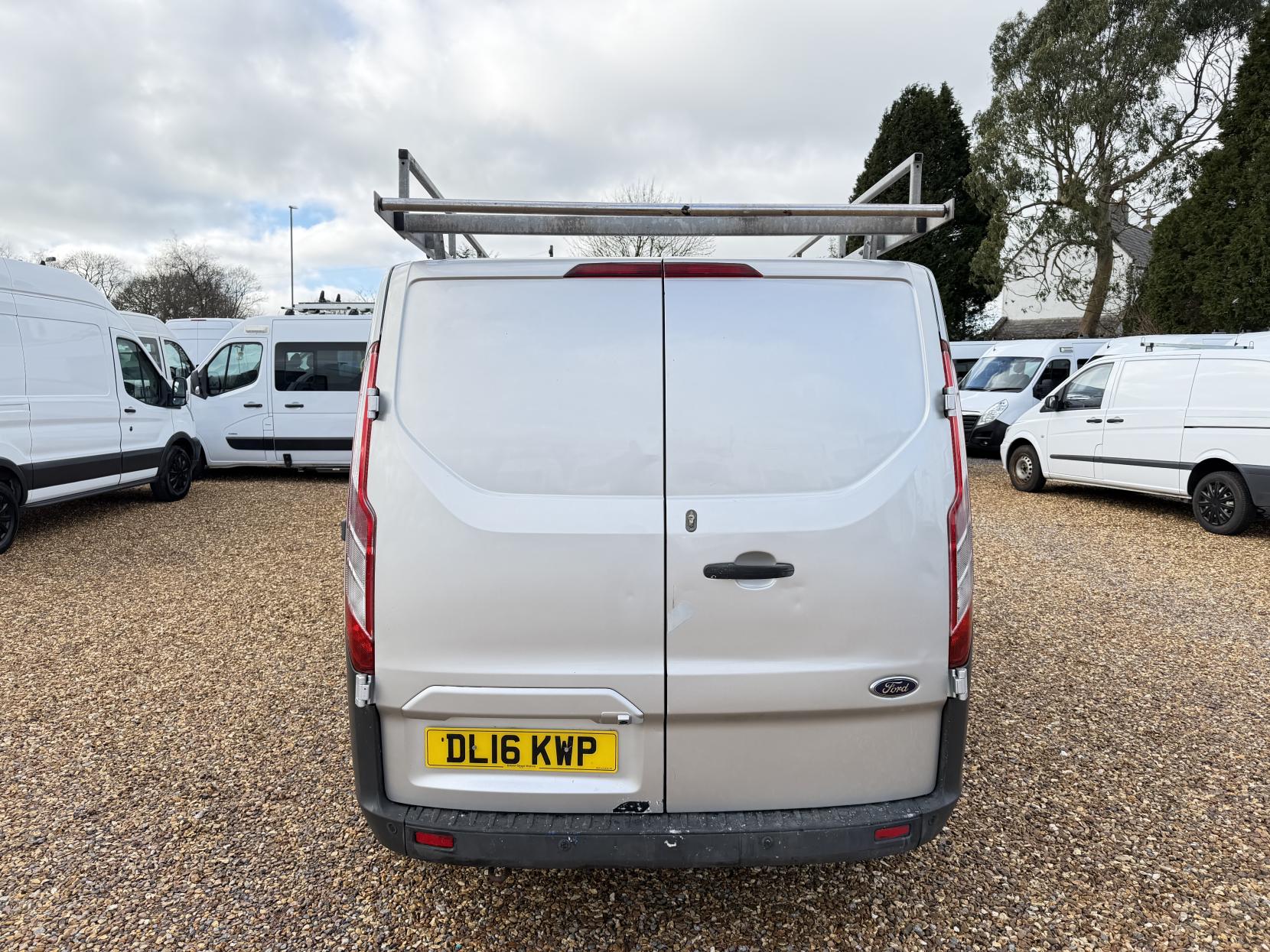 Ford Transit Custom 2.2 TDCi 290 Panel Van 5dr Diesel Manual L1 H1 (186 g/km, 98 bhp)