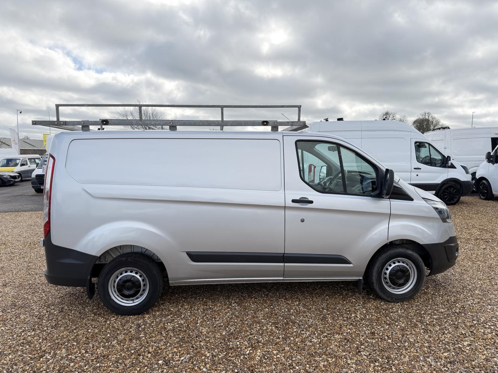 Ford Transit Custom 2.2 TDCi 290 Panel Van 5dr Diesel Manual L1 H1 (186 g/km, 98 bhp)