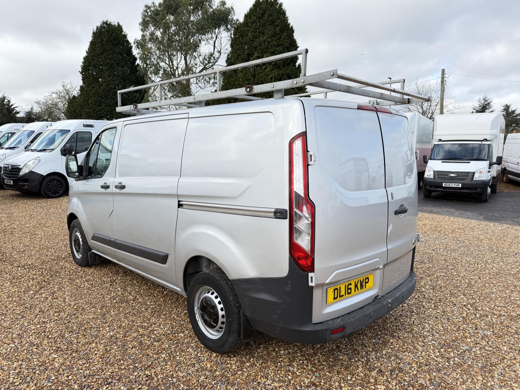 Ford Transit Custom 2.2 TDCi 290 Panel Van 5dr Diesel Manual L1 H1 (186 g/km, 98 bhp)