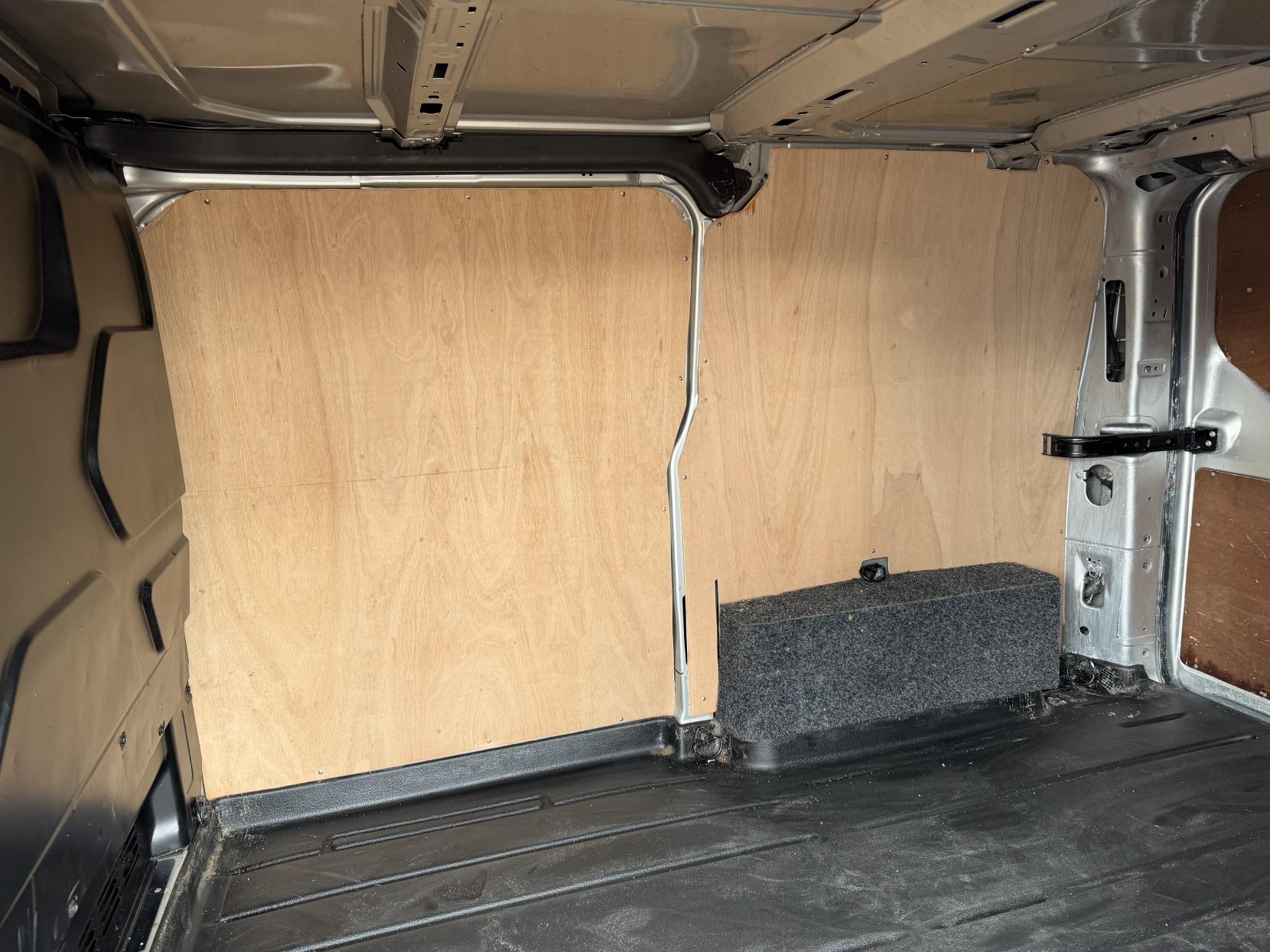 Ford Transit Custom 2.2 TDCi 290 Panel Van 5dr Diesel Manual L1 H1 (186 g/km, 98 bhp)