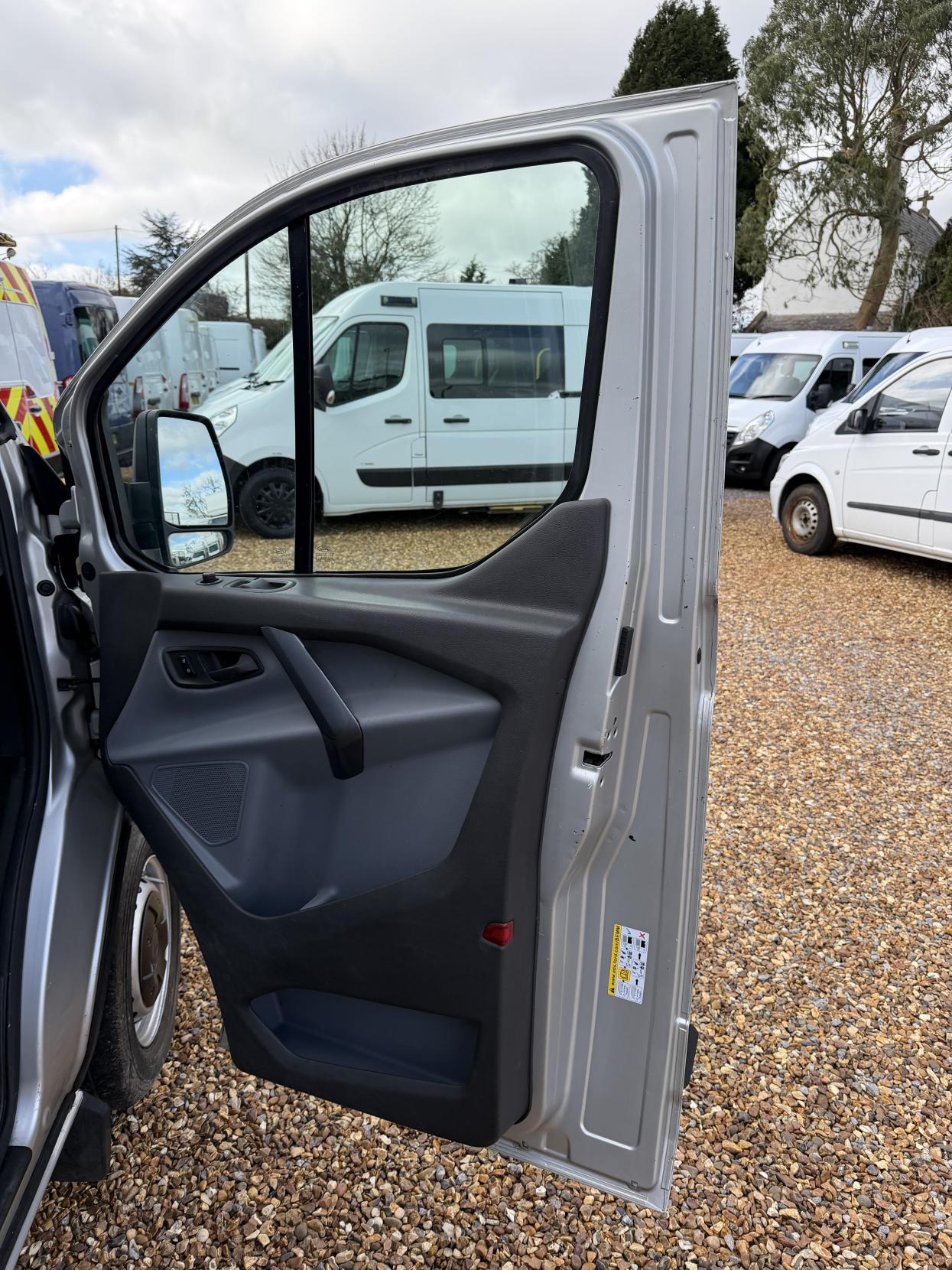 Ford Transit Custom 2.2 TDCi 290 Panel Van 5dr Diesel Manual L1 H1 (186 g/km, 98 bhp)