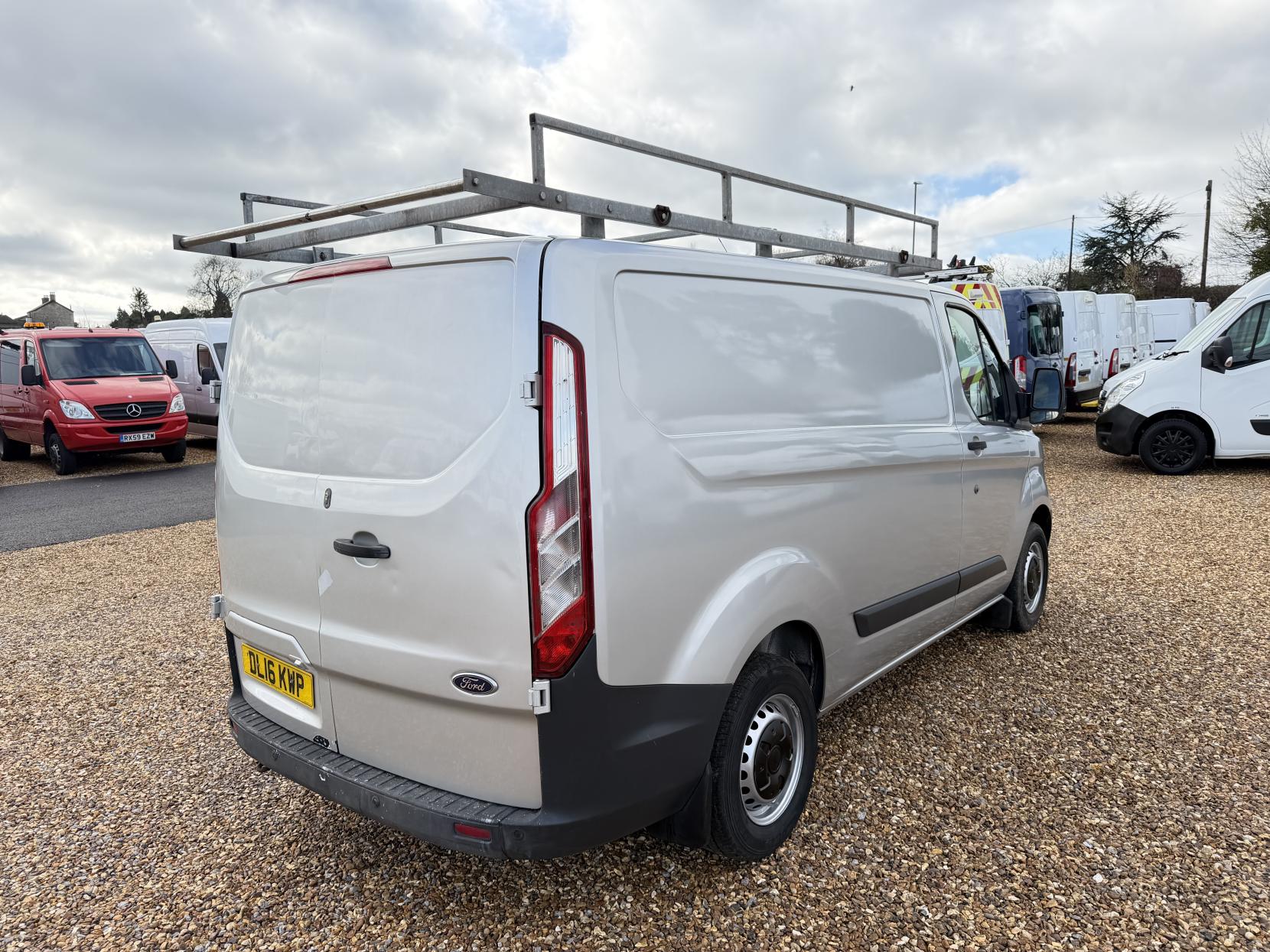 Ford Transit Custom 2.2 TDCi 290 Panel Van 5dr Diesel Manual L1 H1 (186 g/km, 98 bhp)