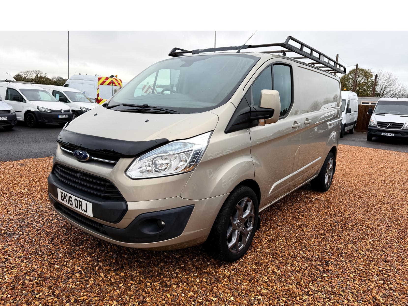 Ford Transit Custom 2.2 TDCi 270 Limited Panel Van 5dr Diesel Manual L1 H1 (186 g/km, 123 bhp)