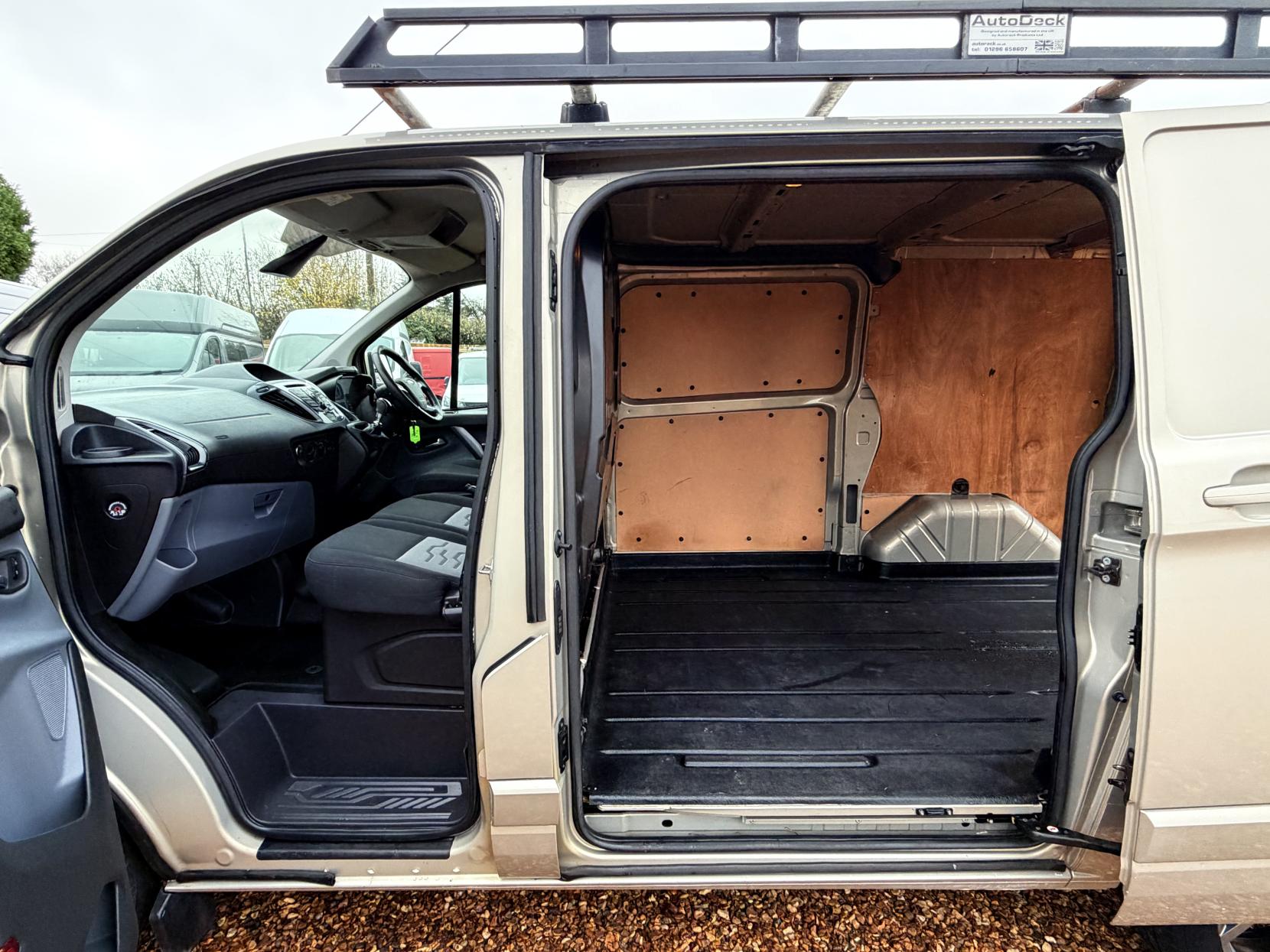 Ford Transit Custom 2.2 TDCi 270 Limited Panel Van 5dr Diesel Manual L1 H1 (186 g/km, 123 bhp)