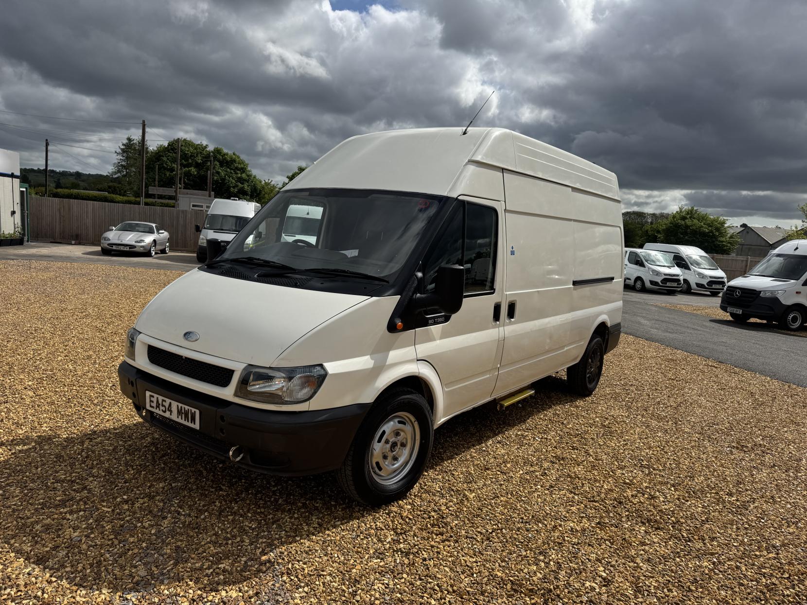 Ford Transit 2.4 TDI 350 Panel Van 3dr Diesel Manual RWD L3 H3 (113 bhp)