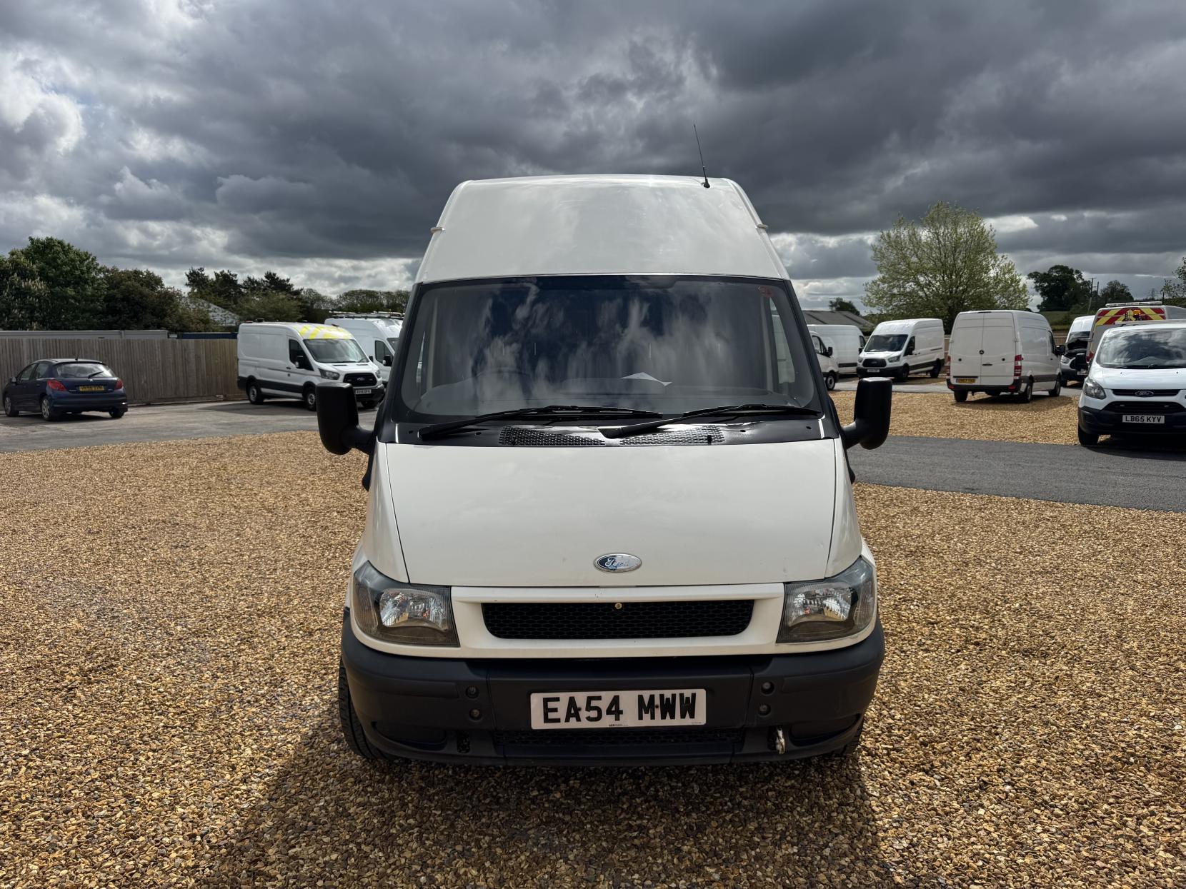 Ford Transit 2.4 TDI 350 Panel Van 3dr Diesel Manual RWD L3 H3 (113 bhp)