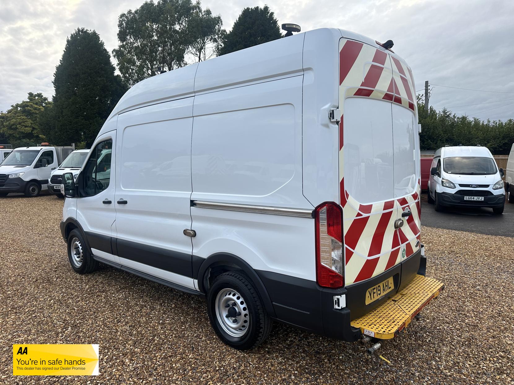 Ford Transit 2.0 350 EcoBlue Panel Van 5dr Diesel Manual RWD L2 H3 Euro 6 (130 ps)