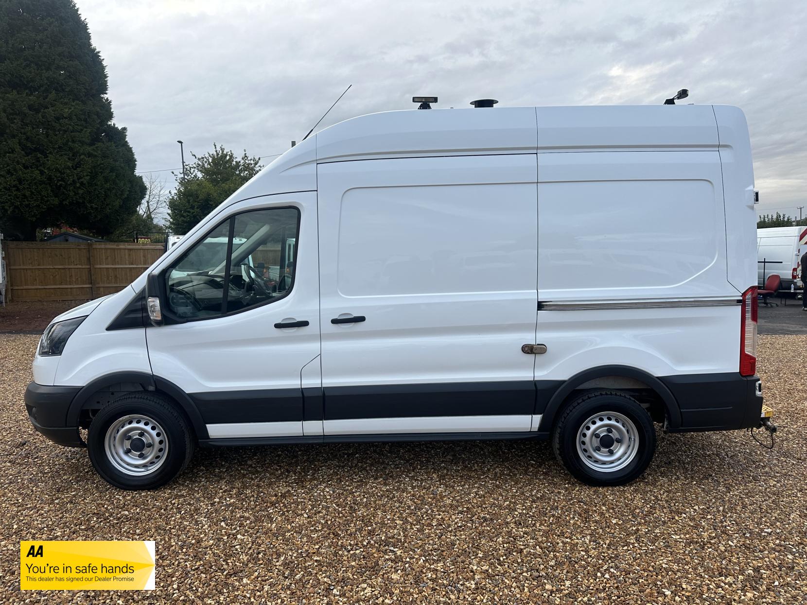 Ford Transit 2.0 350 EcoBlue Panel Van 5dr Diesel Manual RWD L2 H3 Euro 6 (130 ps)