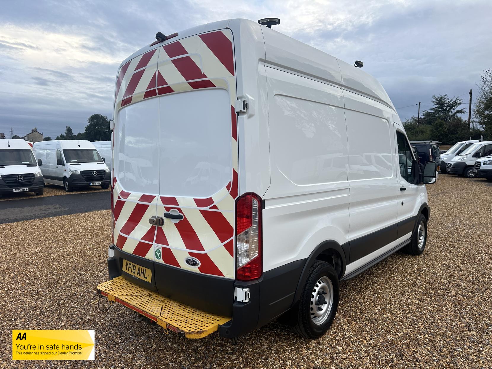 Ford Transit 2.0 350 EcoBlue Panel Van 5dr Diesel Manual RWD L2 H3 Euro 6 (130 ps)