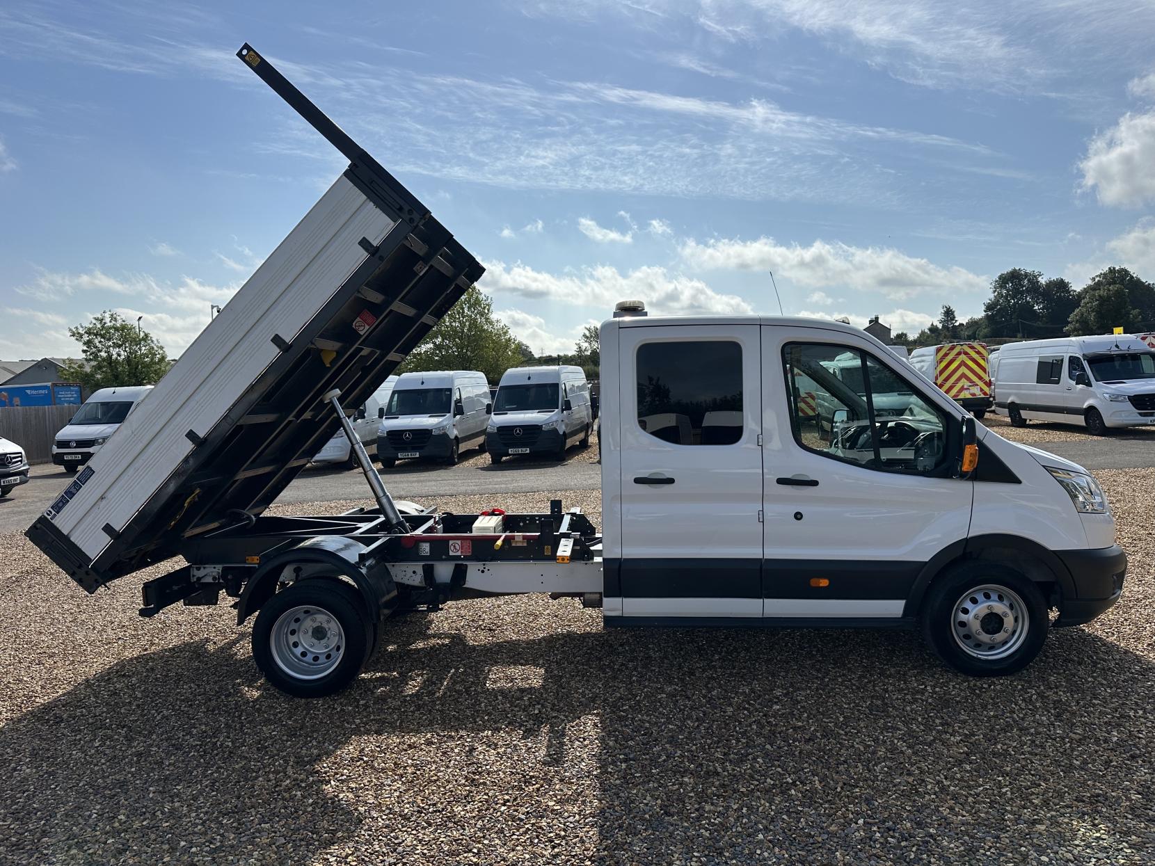 Ford Transit 2.2 TDCi 350 Chassis Double Cab 4dr Diesel Manual RWD L3 H1 Euro 5 (DRW) (125 ps)