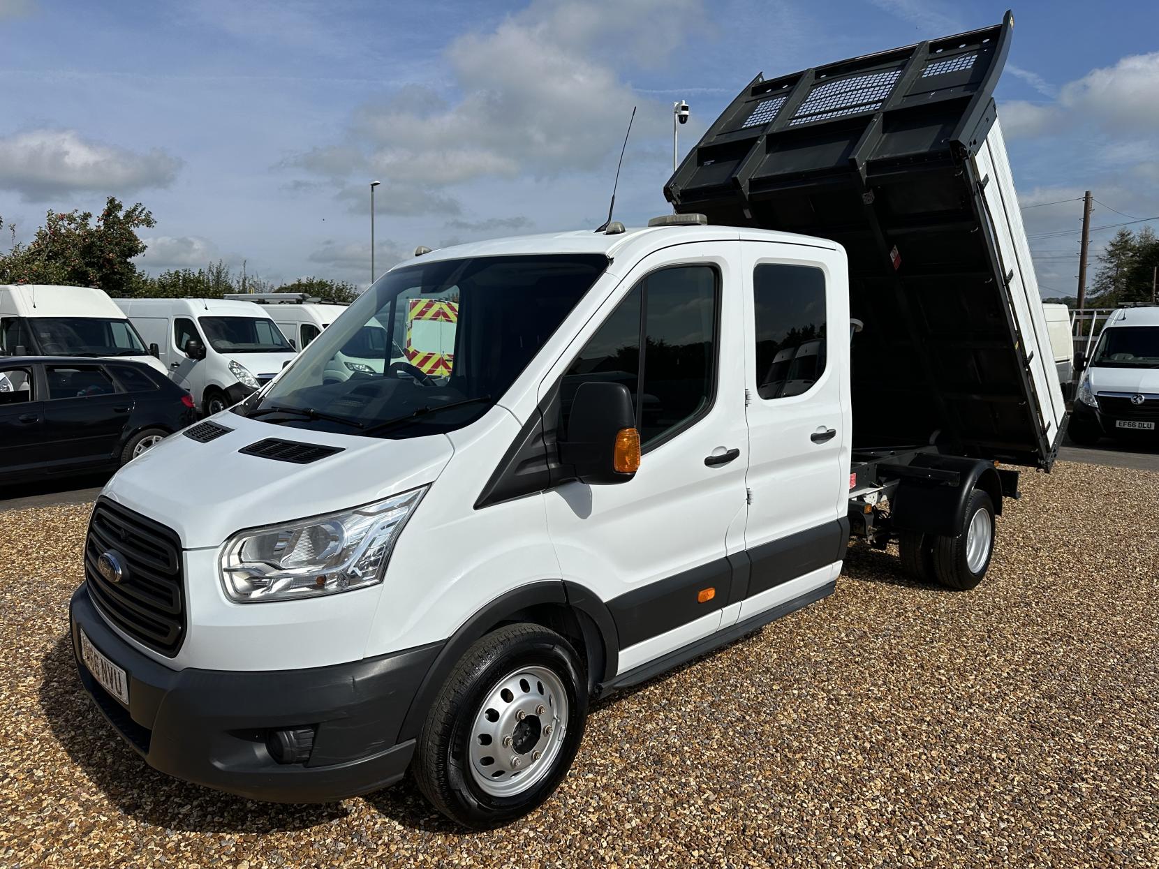 Ford Transit 2.2 TDCi 350 Chassis Double Cab 4dr Diesel Manual RWD L3 H1 Euro 5 (DRW) (125 ps)