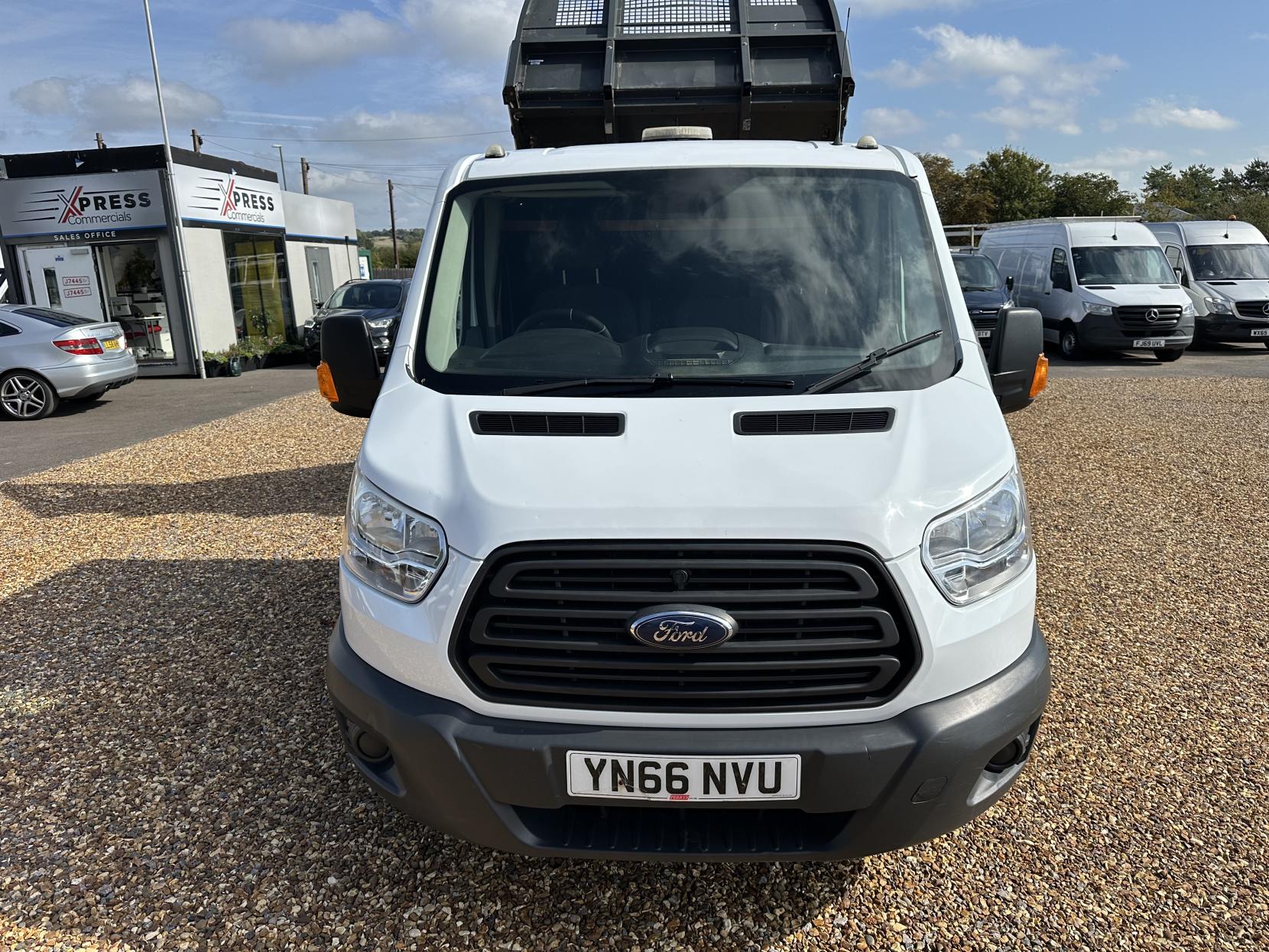 Ford Transit 2.2 TDCi 350 Chassis Double Cab 4dr Diesel Manual RWD L3 H1 Euro 5 (DRW) (125 ps)