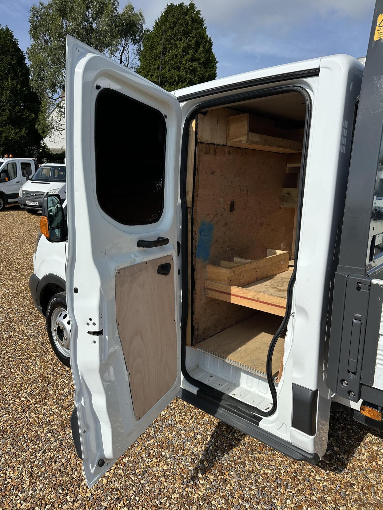 Ford Transit 2.2 TDCi 350 Chassis Double Cab 4dr Diesel Manual RWD L3 H1 Euro 5 (DRW) (125 ps)