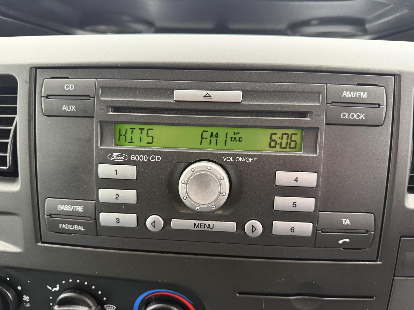 Ford Transit 2.2 TDCi 350 Chassis Cab 2dr Diesel Manual RWD L4 (DRW) (123 bhp)