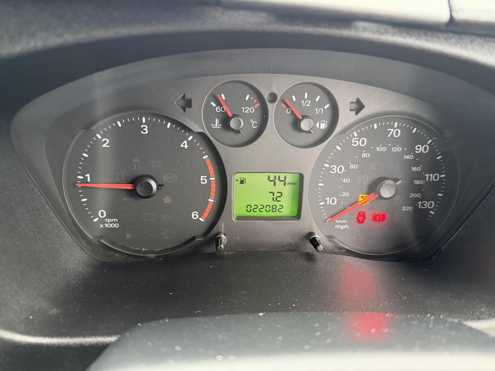 Ford Transit 2.2 TDCi 350 Chassis Cab 2dr Diesel Manual RWD L4 (DRW) (123 bhp)