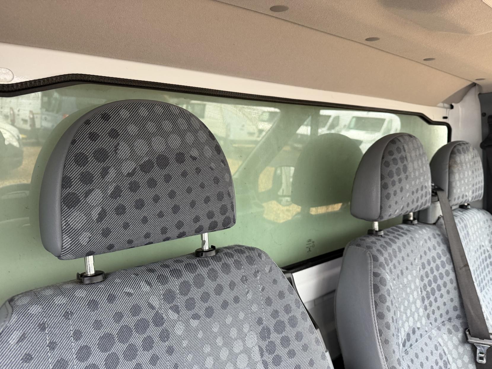 Ford Transit 2.2 TDCi 350 Chassis Cab 2dr Diesel Manual RWD L4 (DRW) (123 bhp)