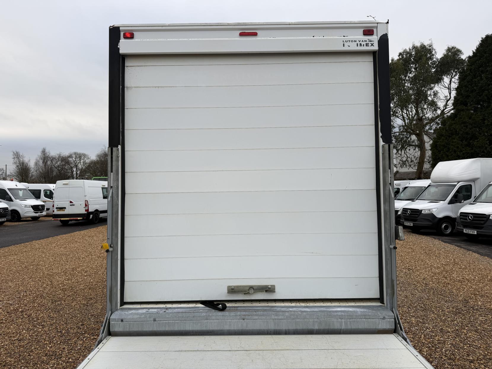 Ford Transit 2.2 TDCi 350 Chassis Cab 2dr Diesel Manual RWD L4 (DRW) (123 bhp)