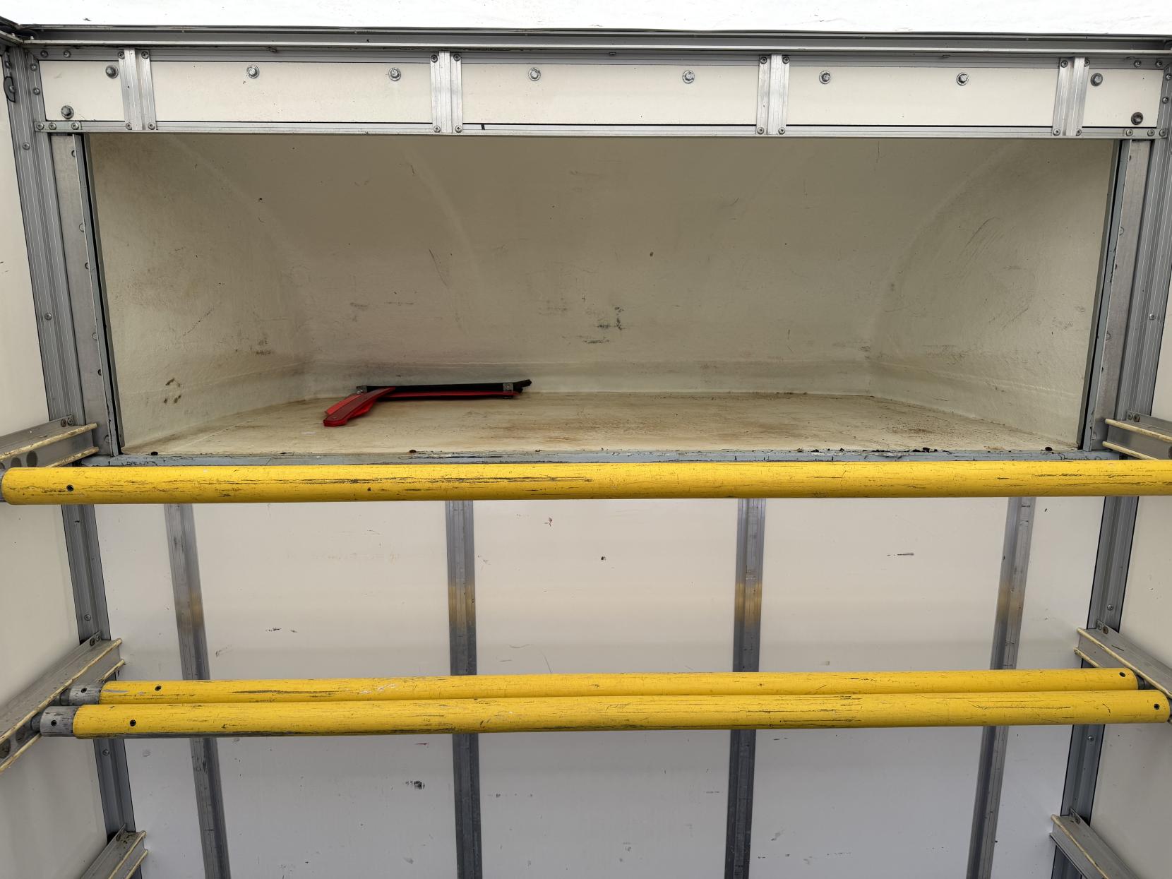 Ford Transit 2.2 TDCi 350 Chassis Cab 2dr Diesel Manual RWD L4 (DRW) (123 bhp)