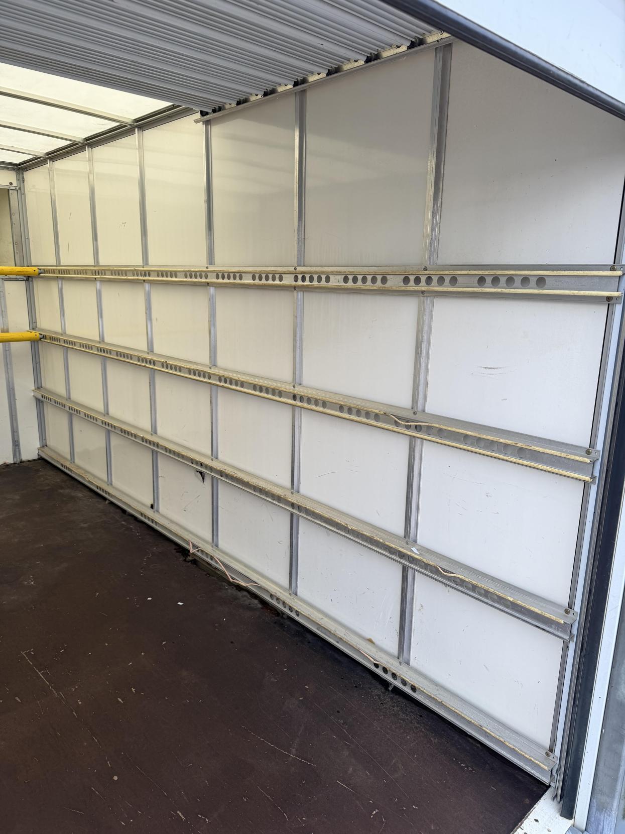 Ford Transit 2.2 TDCi 350 Chassis Cab 2dr Diesel Manual RWD L4 (DRW) (123 bhp)