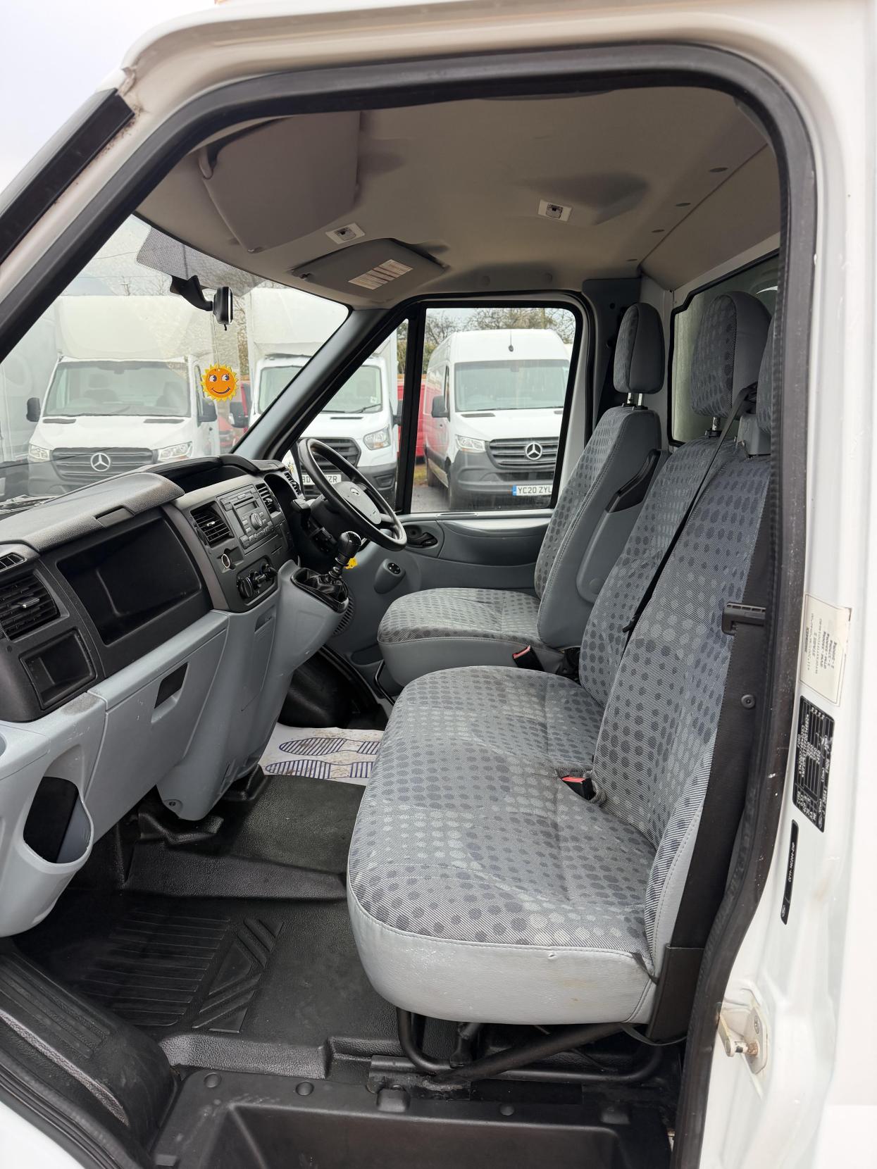 Ford Transit 2.2 TDCi 350 Chassis Cab 2dr Diesel Manual RWD L4 (DRW) (123 bhp)