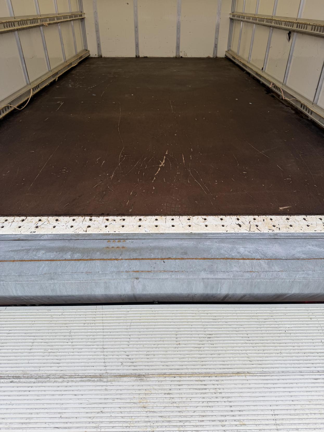 Ford Transit 2.2 TDCi 350 Chassis Cab 2dr Diesel Manual RWD L4 (DRW) (123 bhp)