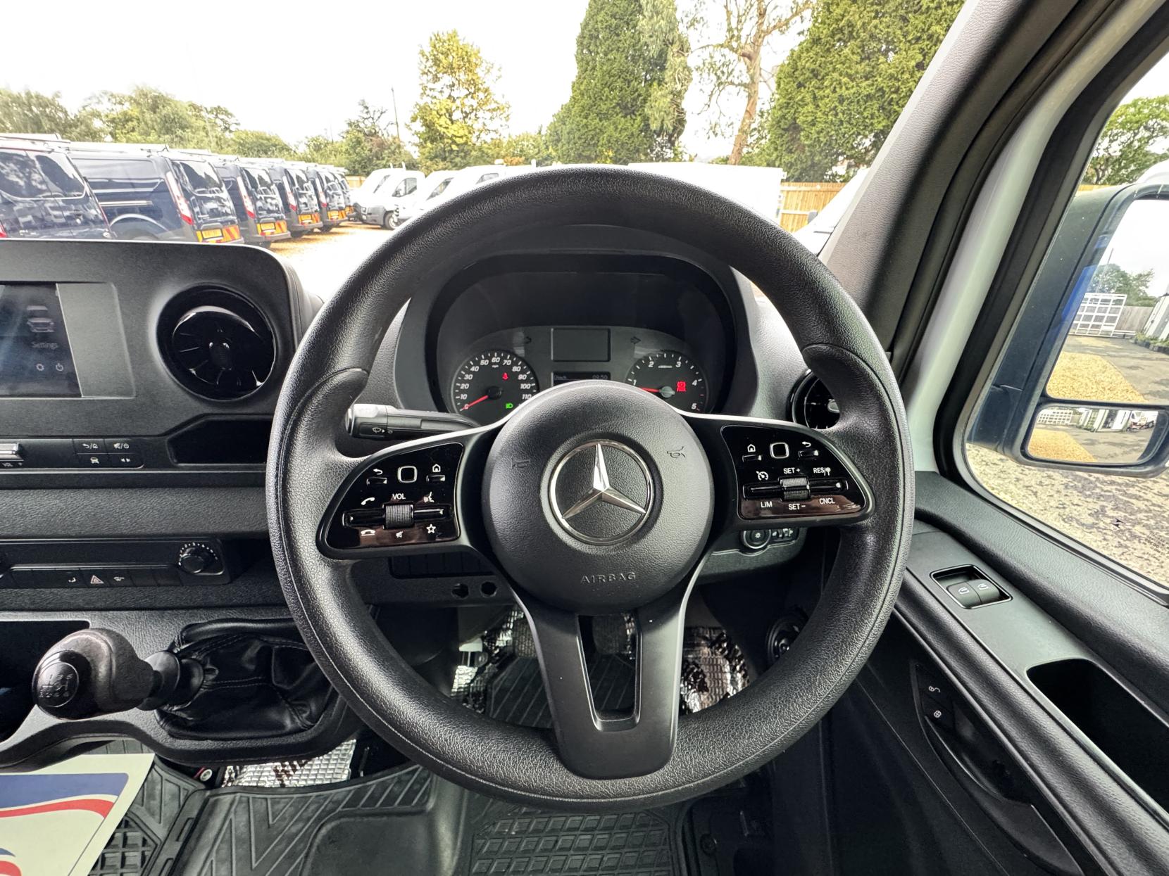 Mercedes-Benz Sprinter 2.1 316 CDI Panel Van 5dr Diesel Manual RWD L3 H2 Euro 6 (163 ps)