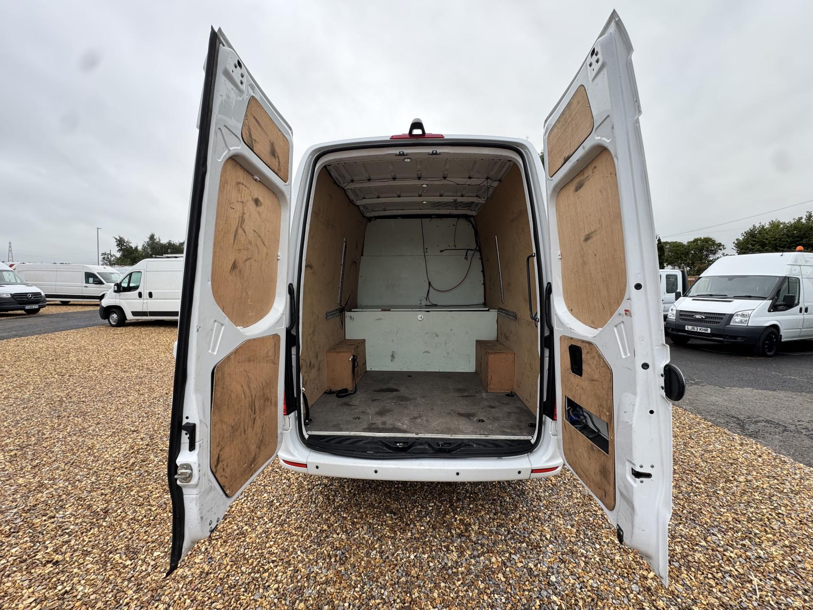 Mercedes-Benz Sprinter 2.1 316 CDI Panel Van 5dr Diesel Manual RWD L3 H2 Euro 6 (163 ps)