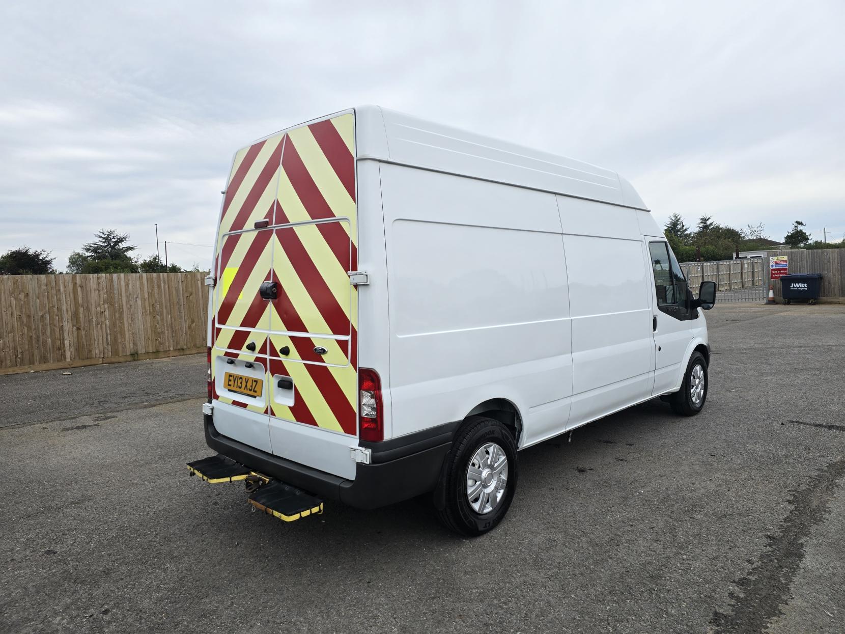 Ford Transit 2.2 TDCi 350 Panel Van 3dr Diesel Manual RWD L3 H3 (224 g/km, 98 bhp)